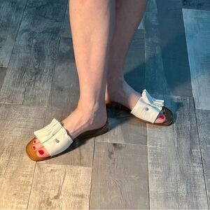 NEW 1. STATE Fann Ruched Leather Light White Silver Pin Slide Sandal 8.5